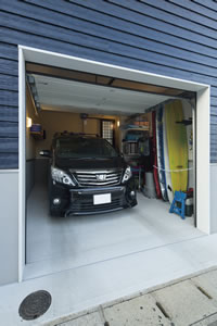 アウトドア用品は、一括ガレージ収納へ