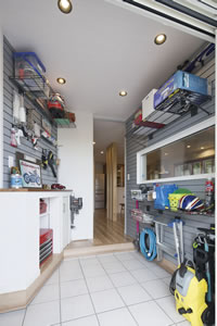 見た目も楽しいDIY用品の収納