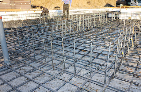 150ピッチで縦横組み敷かれた配筋