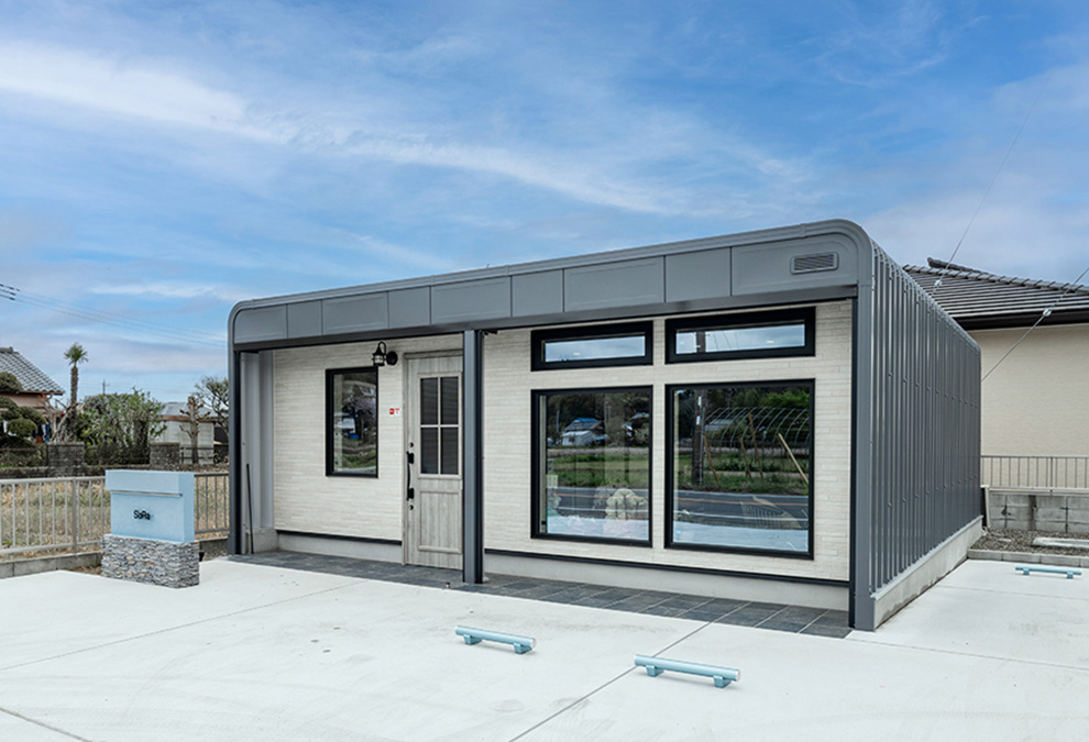 コンパクトながら機能的、スタイリッシュながサロンができました