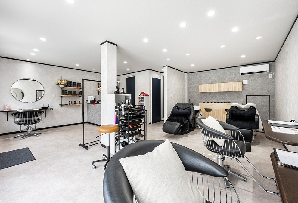 統一感あるデザインが、サロンに上質な雰囲気を演出