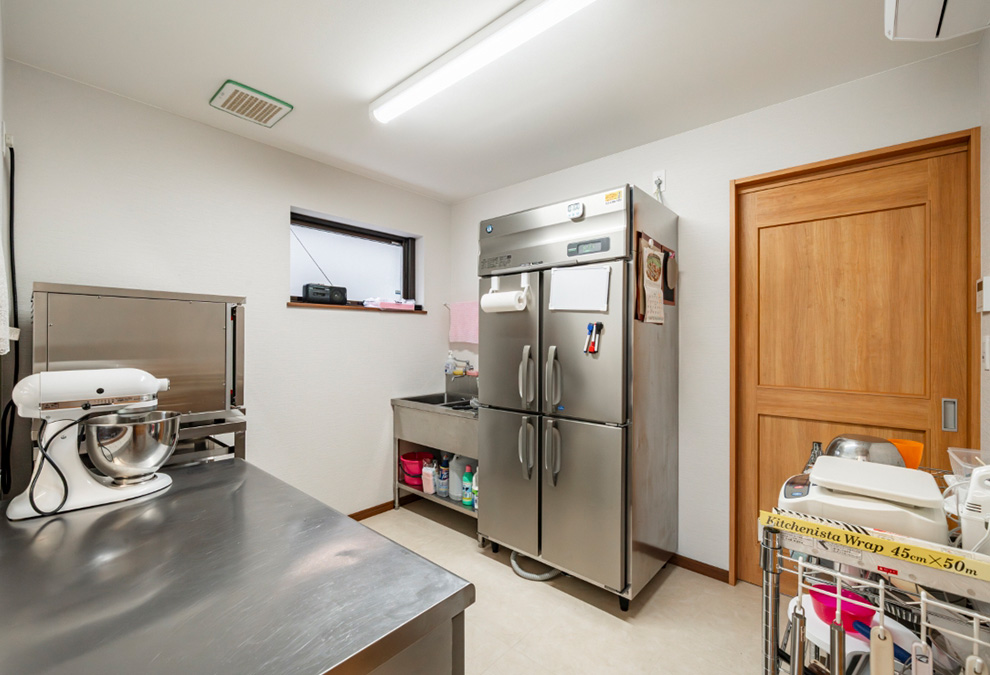 バックヤードもシンプルに最小限で効率よく