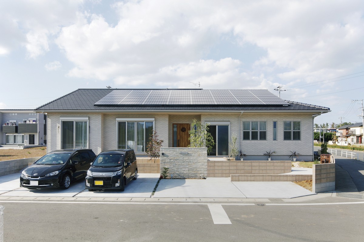 南面、窓を多く明るく陽あたりのよい家に