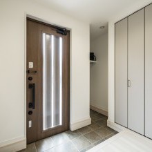 動線と収納を両立した機能的な玄関空間