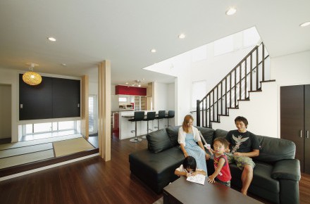 クールでモダンな外観が目を引く 生活しやすい間取りプランの住まい