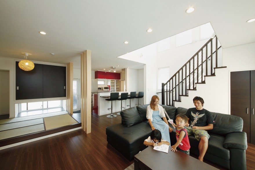 クールでモダンな外観が目を引く 生活しやすい間取りプランの住まい