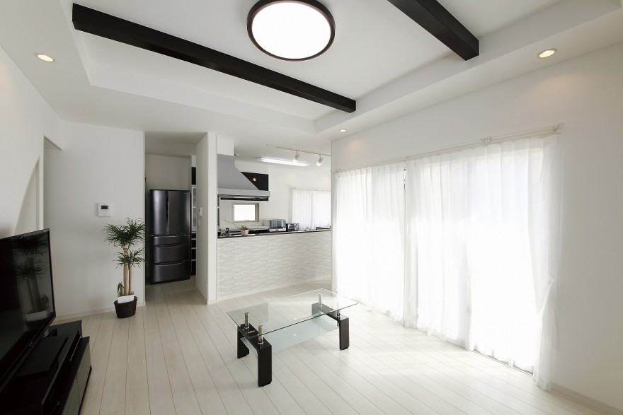 スムーズな家事導線で時間を有効に ホワイトトーンでまとめた明るい住まい