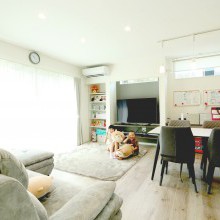 笑顔も元気もいっぱい溢れる！家族みんなで過ごすリビング