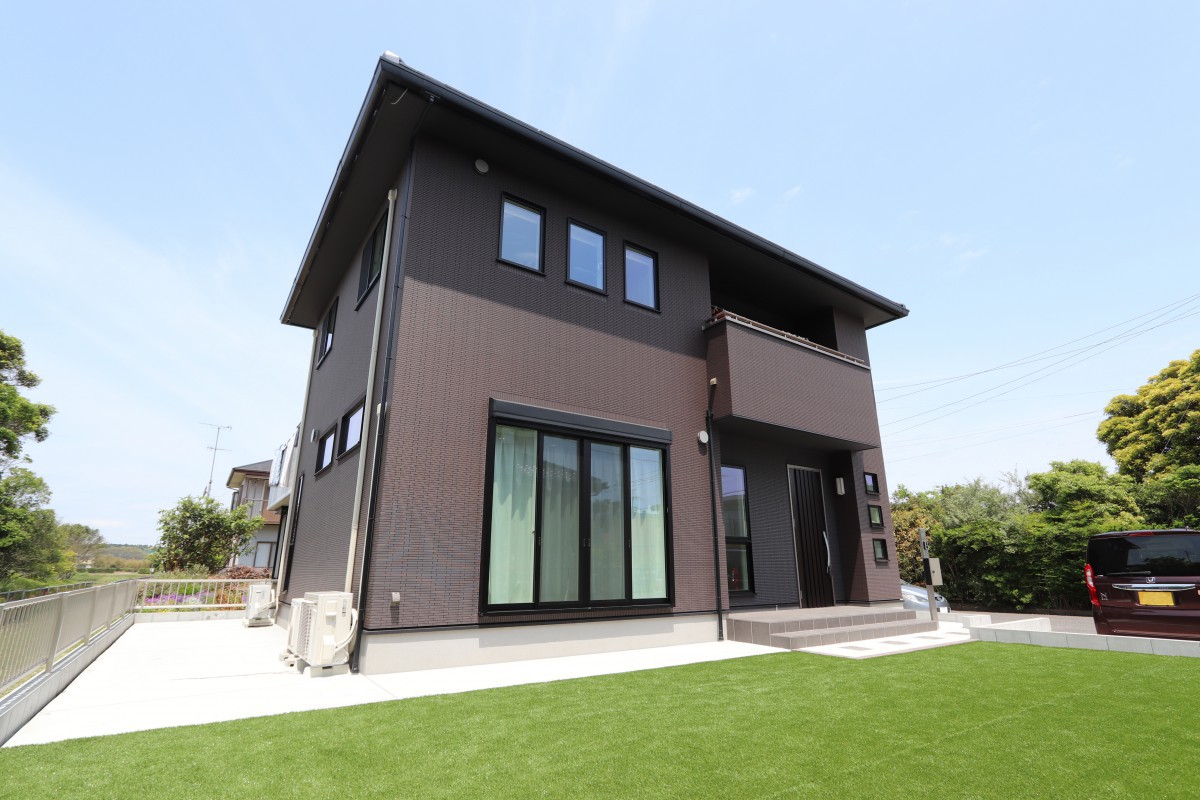 子供たちが元気いっぱいに駆け回ることのできる広々とした庭がこだわり