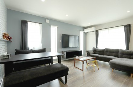 家事ラク動線とたっぷり収納、書斎をそなえたゆとりの子育て住宅