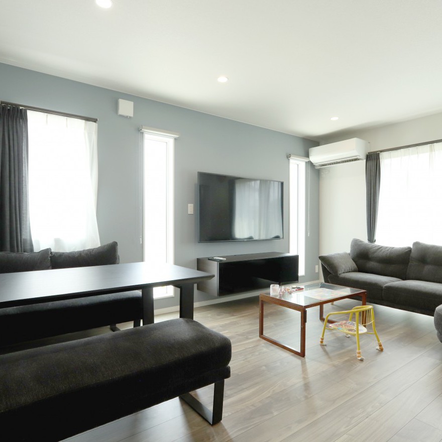 家事ラク動線とたっぷり収納、書斎をそなえたゆとりの子育て住宅