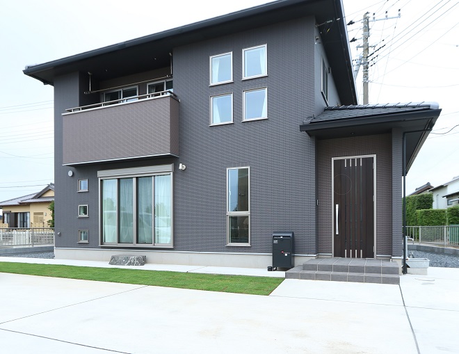 陽だまりリビングに家族が集う家