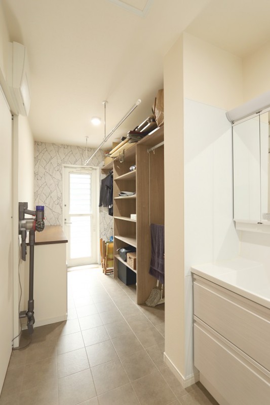 シンプルに自分たちに必要なものと暮らす