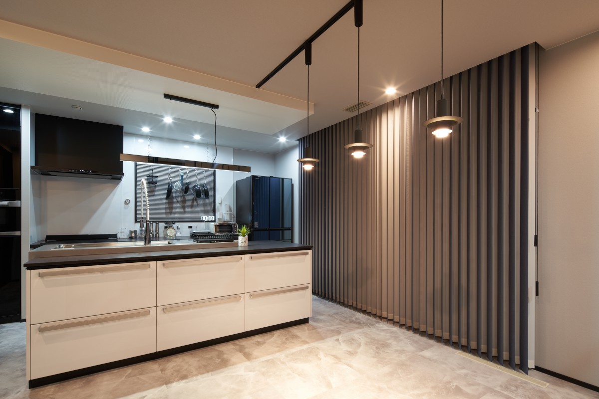 家族みんながにぎやかに集う様子が目に浮かぶ、そんなアイランドキッチン
