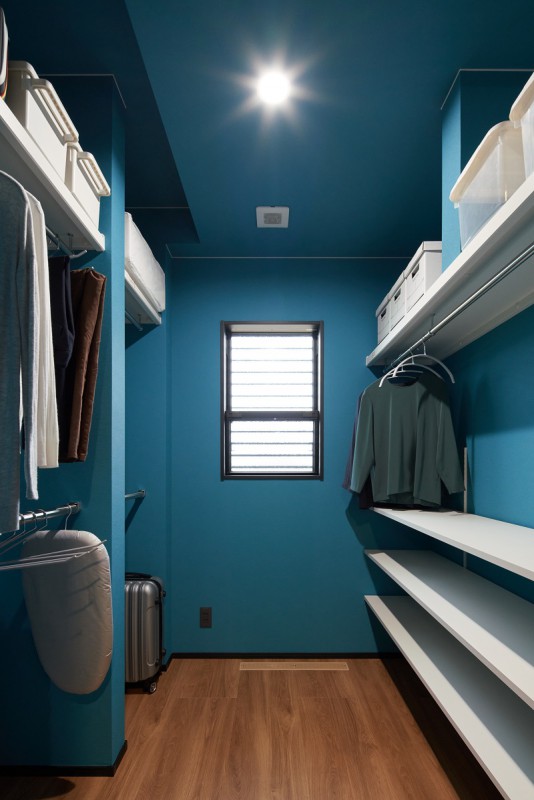 ファミリークローゼットで家族のお洋服は一か所に集約して家事効率に一役