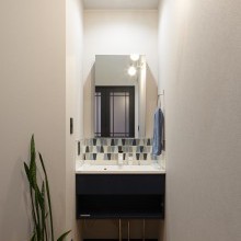 玄関先の「ただいま手洗い」で衛生面はもちろんのこと、子供たちに手洗いの習慣づけも
