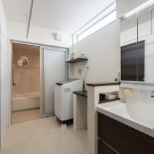 洗面→ランドリー→バス　無駄なく動ける家事動線