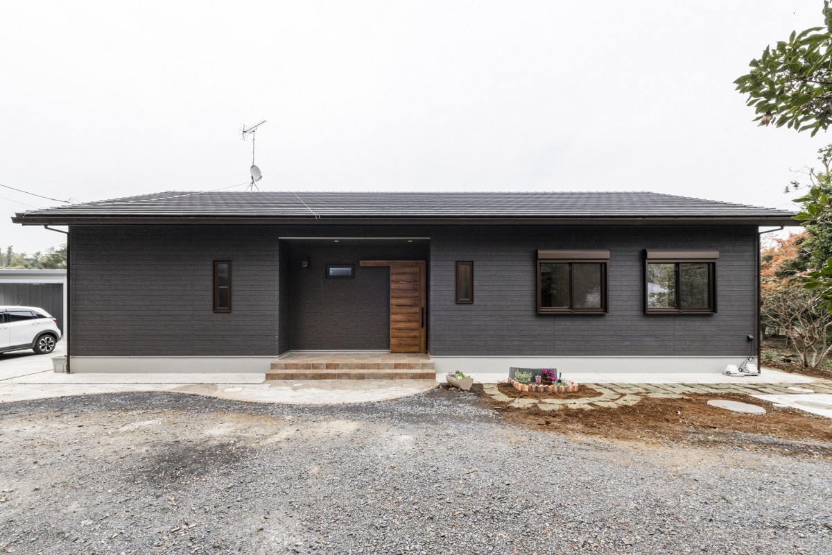 落ち着きのあるカラーコーディネートですっきりとした佇まいに。