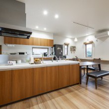 機能も収納も充実させたアイランドキッチン