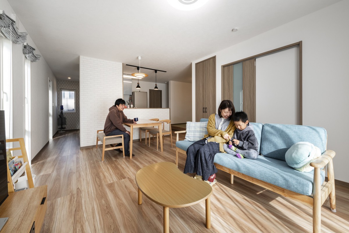 優しい空間で家族のだんらん、ひと時を