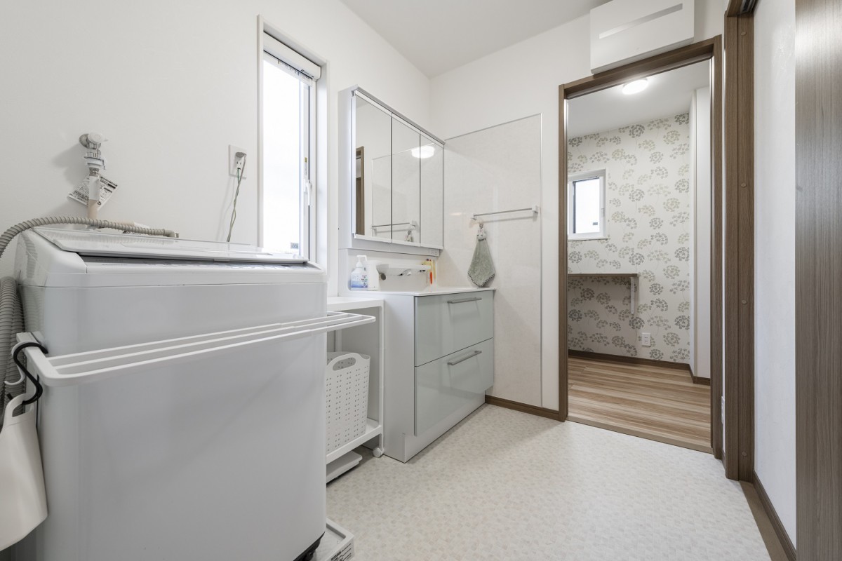 清潔感にあふれる洗面脱衣室&ランドリールーム