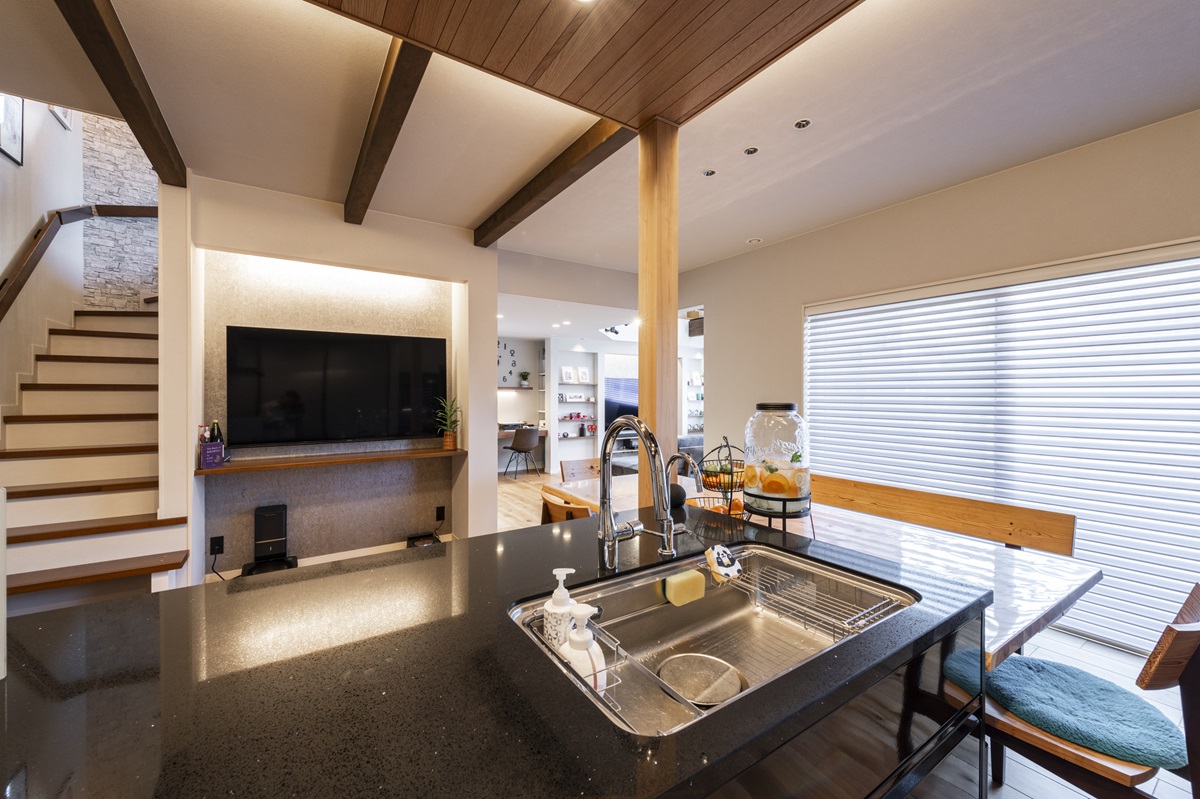 家族の中心ダイニングキッチン