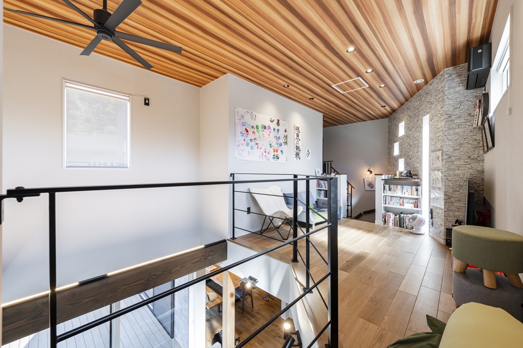 吹抜でつながるセカンドリビング