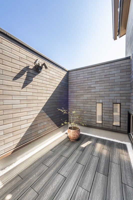 プライベートバルコニーでくつろぐ暮らし