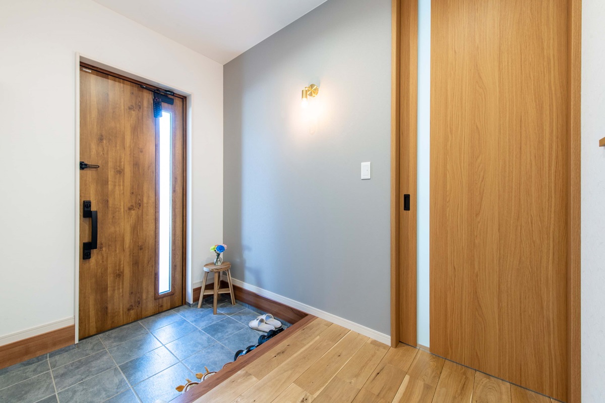 ゆったりとお迎えできるおもてなしのエントランス