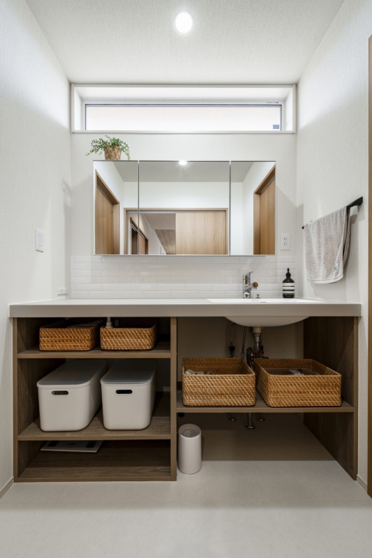 清潔感にあふれるホワイトが魅力