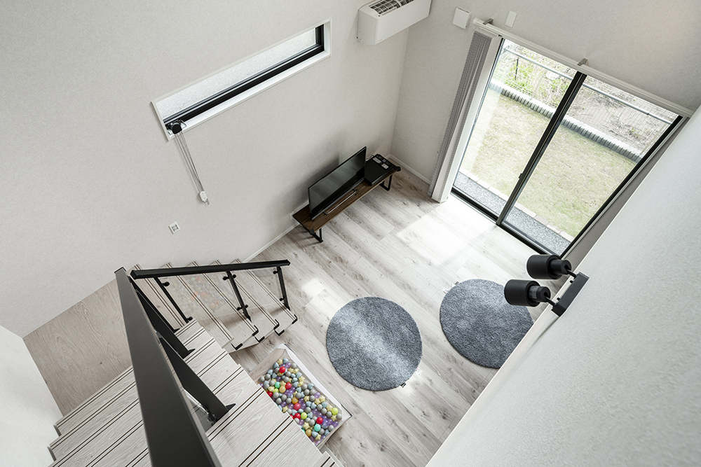 のびやかで広々とした吹き抜け空間