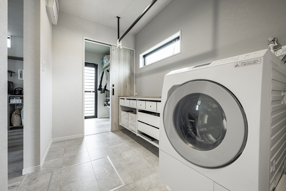 一直線の洗濯動線をキッチン脇にプランニング