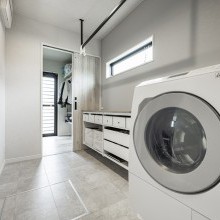 一直線の洗濯動線をキッチン脇にプランニング