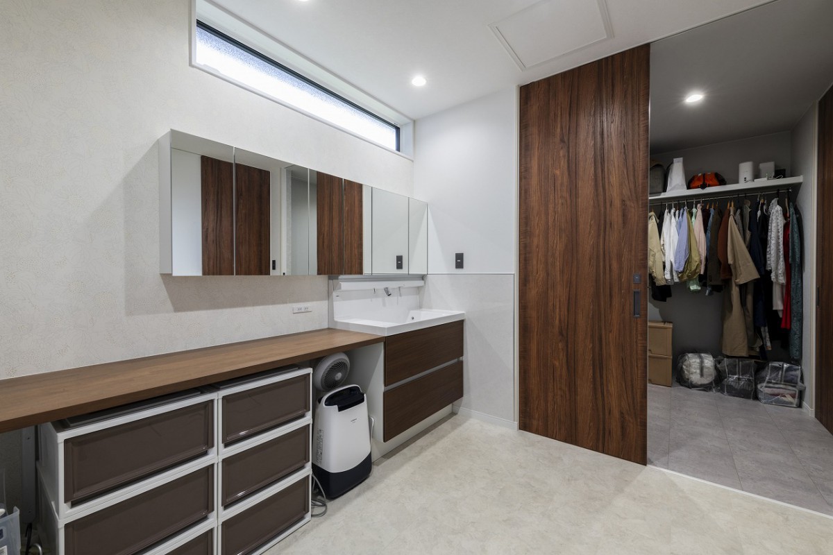 ファミリークロゼットを併設して家事動線UP