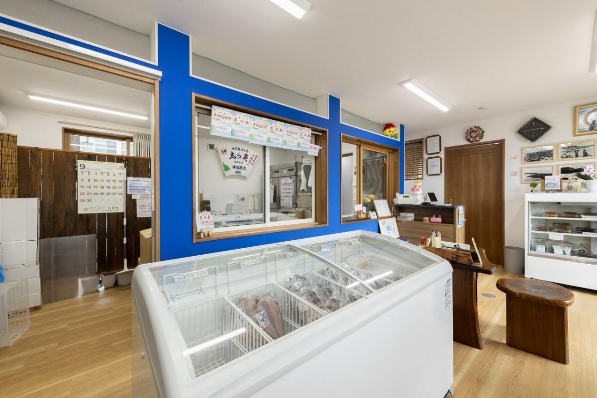 お客様とのコミュニケーションと店内の動きに配慮した導線