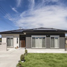広がりと存在感のある平屋づくり