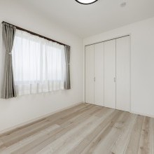 使う人が思いのままに雰囲気作りが出来るようシンプルなつくりに