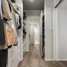 ファミリークロゼットで家族の衣服や小物を一括管理