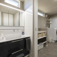 ゆったりスペースのランドリールームは室内干しもOK