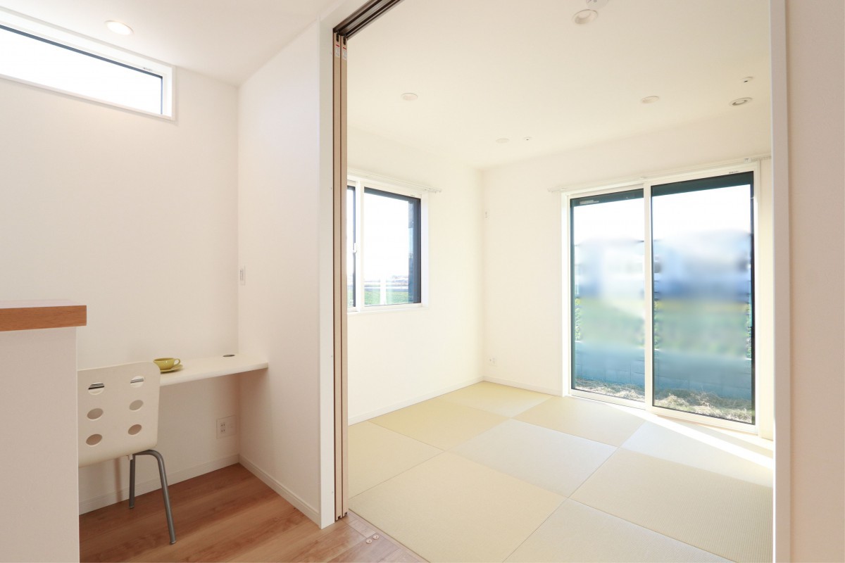 畳スペースは引き戸を利用してフレキシブルに活用できる空間