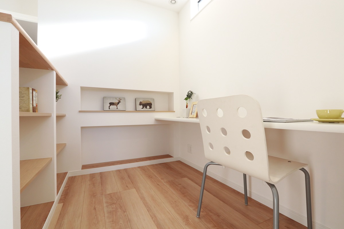 LDKの一角を使った家族みんなで使用できるワークスペース