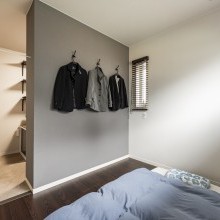 落ち着きのある寝室空間に仕上げたカラーコーディネート