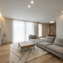 家族の暮らしの中心は開放的な空間のリビング