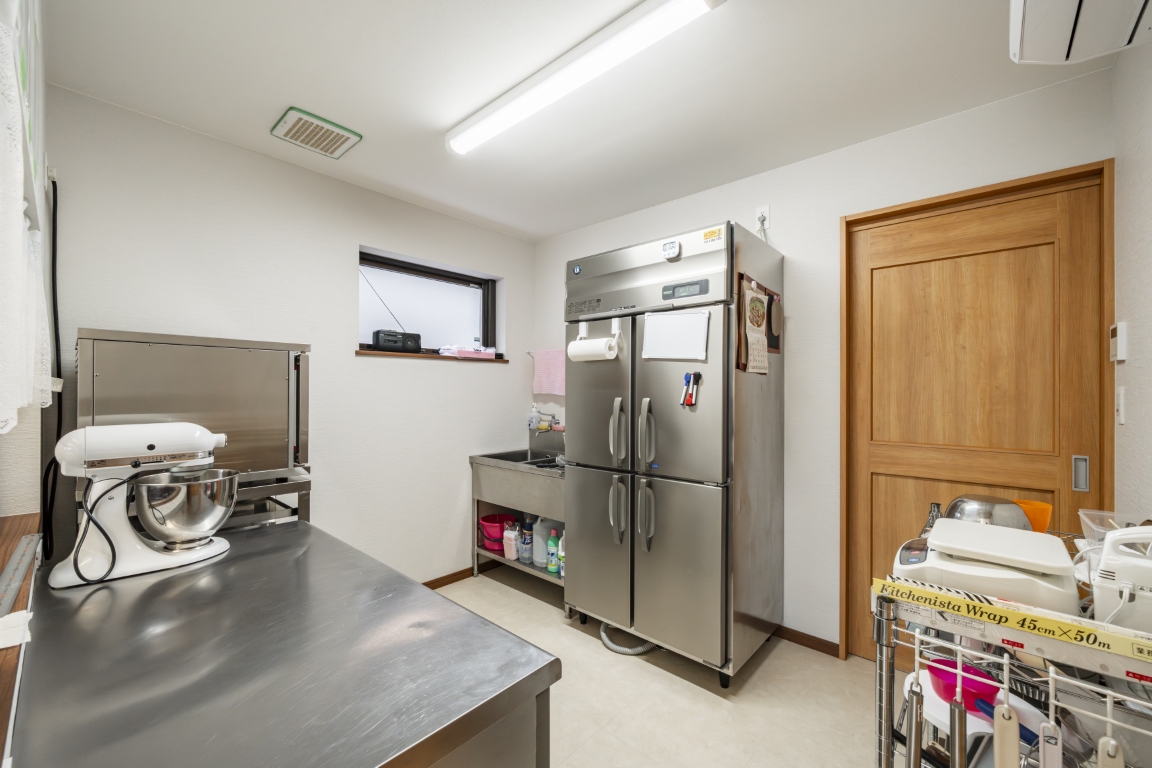 バックヤードもシンプルに最小限で効率よく