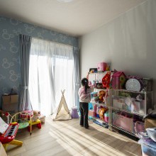 遊び心を取り入れた、明るい子ども部屋