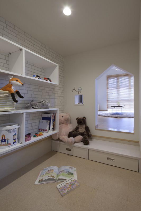 キッズルーム　アクセントクロス　穴倉　秘密基地　