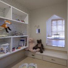 キッズルーム　アクセントクロス　穴倉　秘密基地　