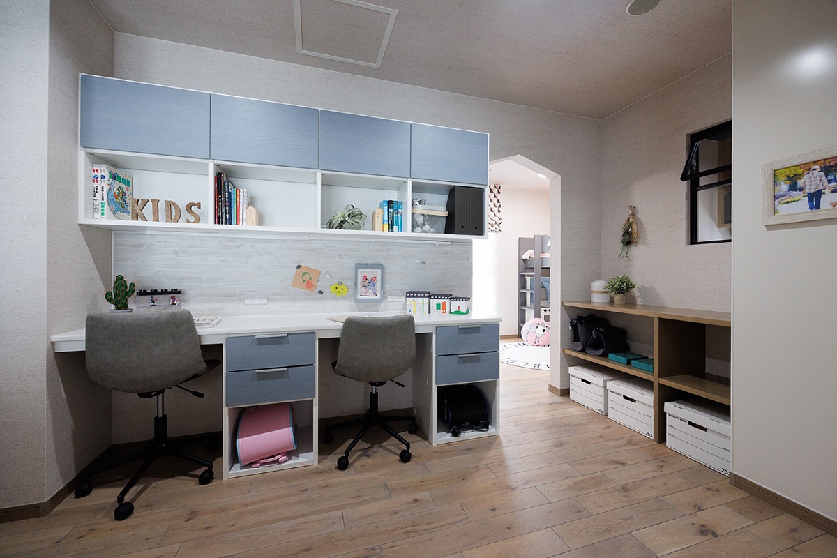 スタディコーナー　勉強はかどる　秘密基地　収納スペース　