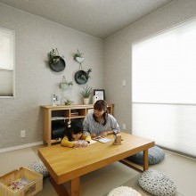 ハニカムスクリーン　畳のお部屋　吊り下げ植栽　ライトブラウン　おもちゃ箱　鉢カバー　