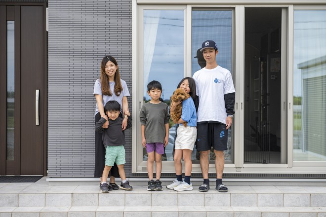 親戚のひとことからワールドハウスへ。信頼できる担当者の対応も決め手に